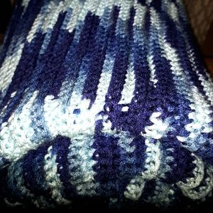 NEW Thick Hand Made Crochet Blanket; Stunnin Blues